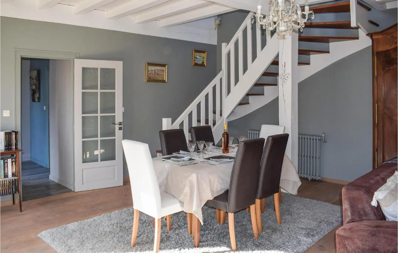 3 Bedroom Stunning Home In Plouezec France