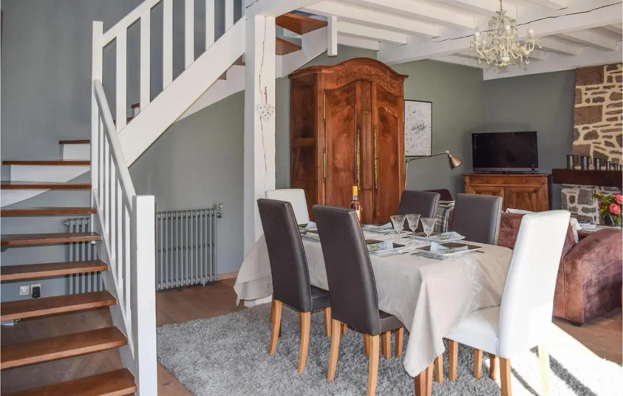 3 Bedroom Stunning Home In Plouezec