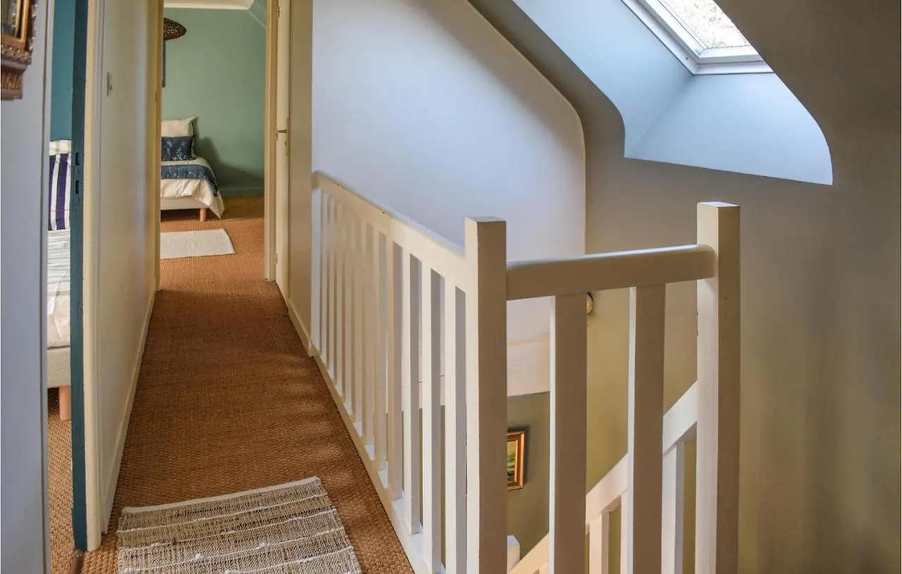 3 Bedroom Stunning Home In Plouezec 0*,